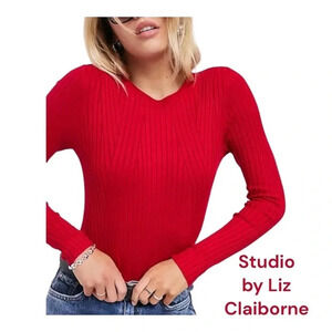 Studio by Liz Claiborne pullover red‎ long sleeve top. Size M
